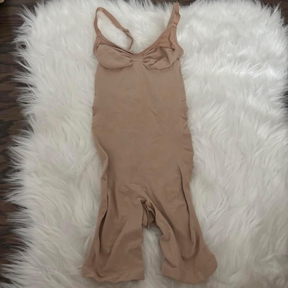 SKIMS Seamless Sculpt Mid Thigh Brief Bodysuit S/M NEW - Picture 3 of 4